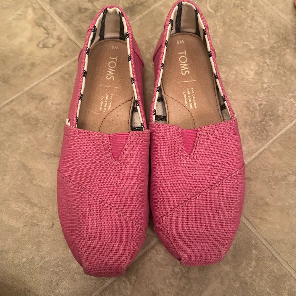 Women’s Pink Toms